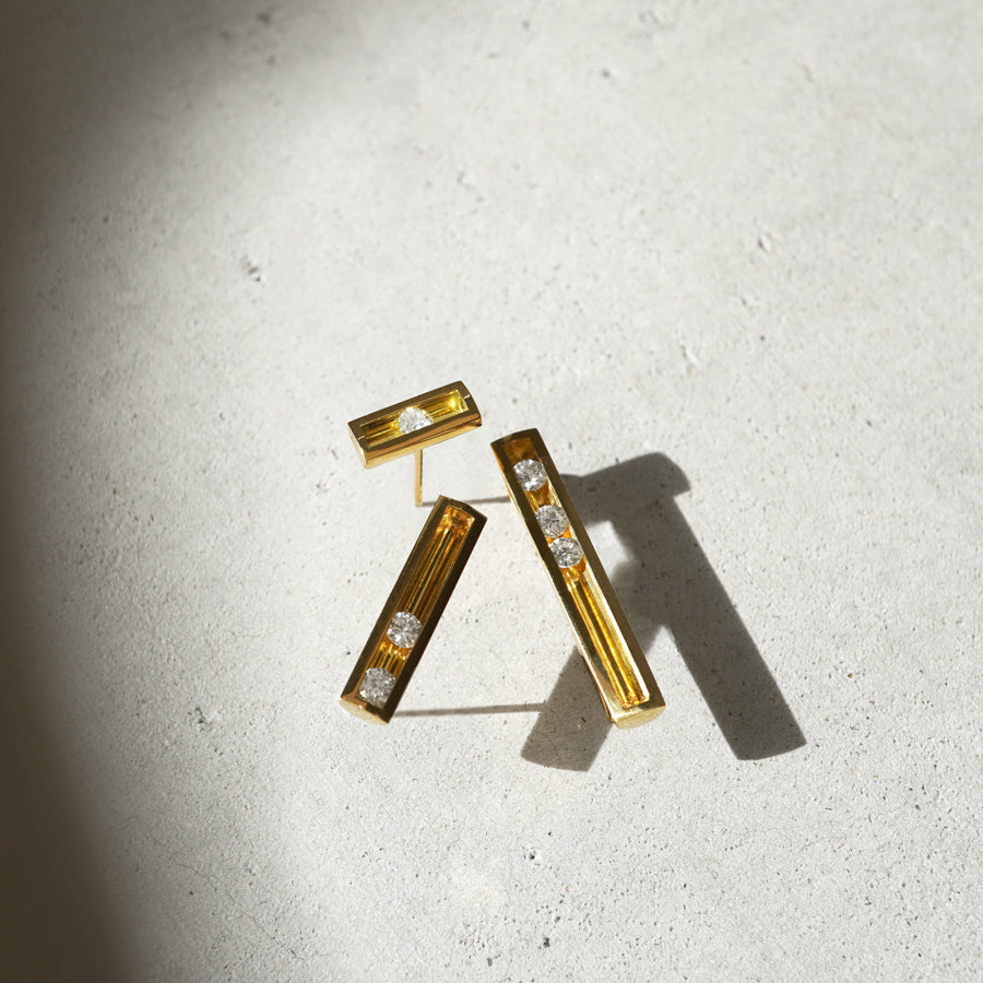 MOVING EARRING S