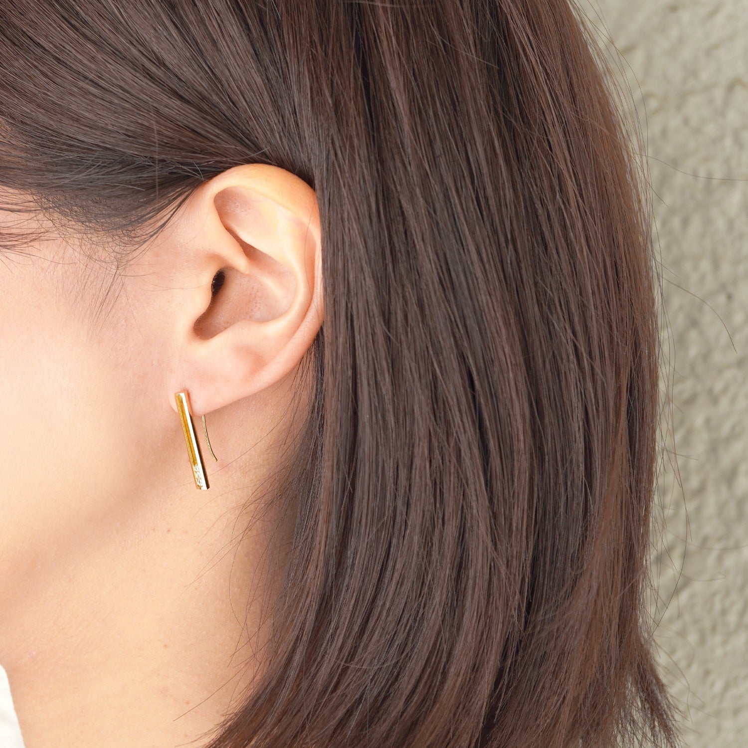 MOVING EARRING L