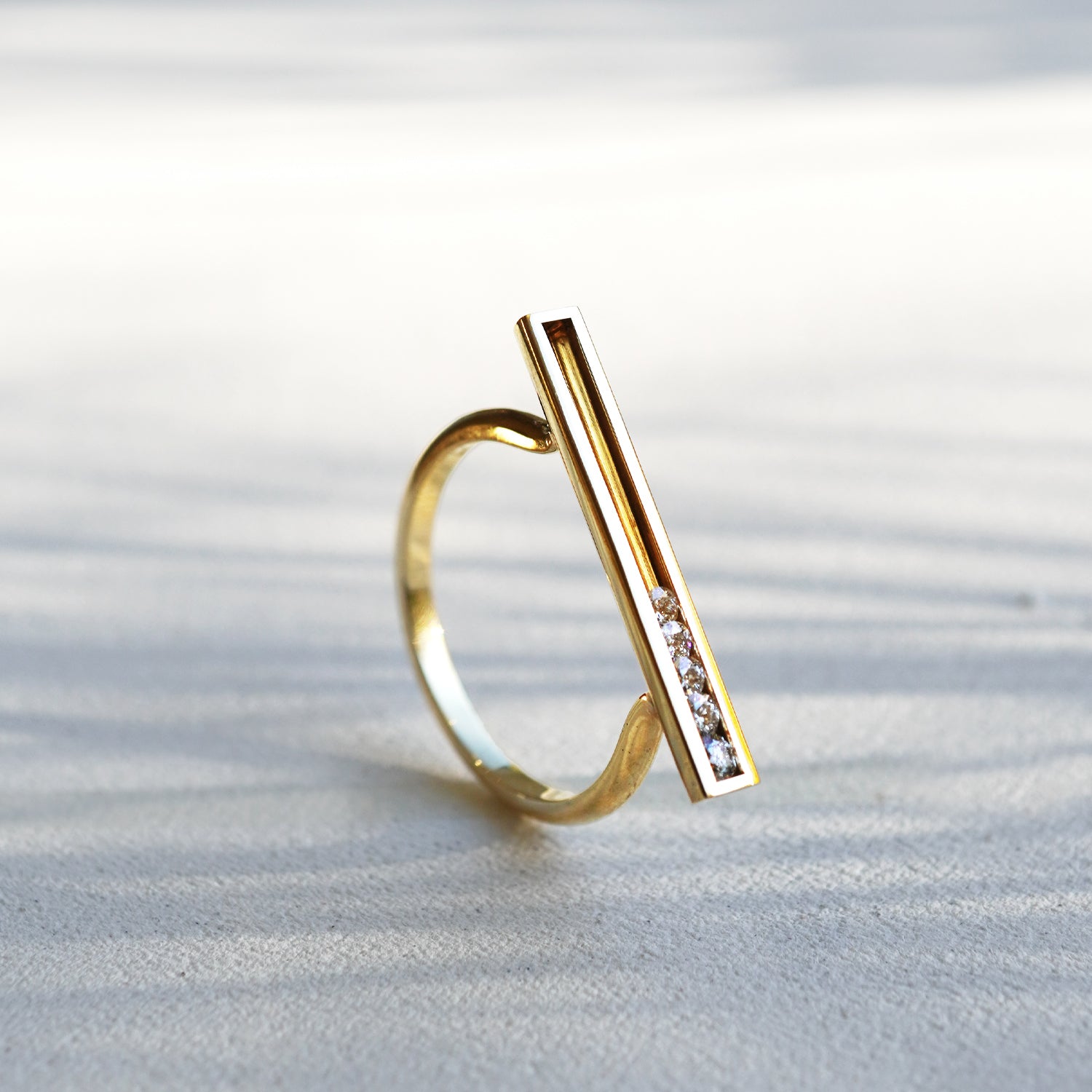 MOVING RING L