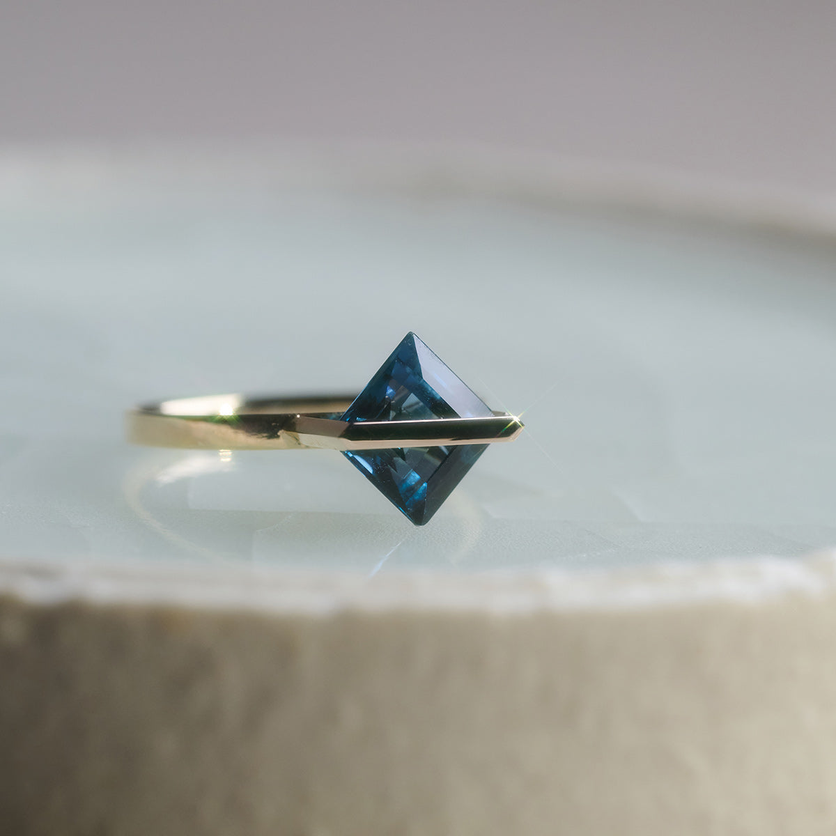 BAND RING BLUE TOPAZ#4018