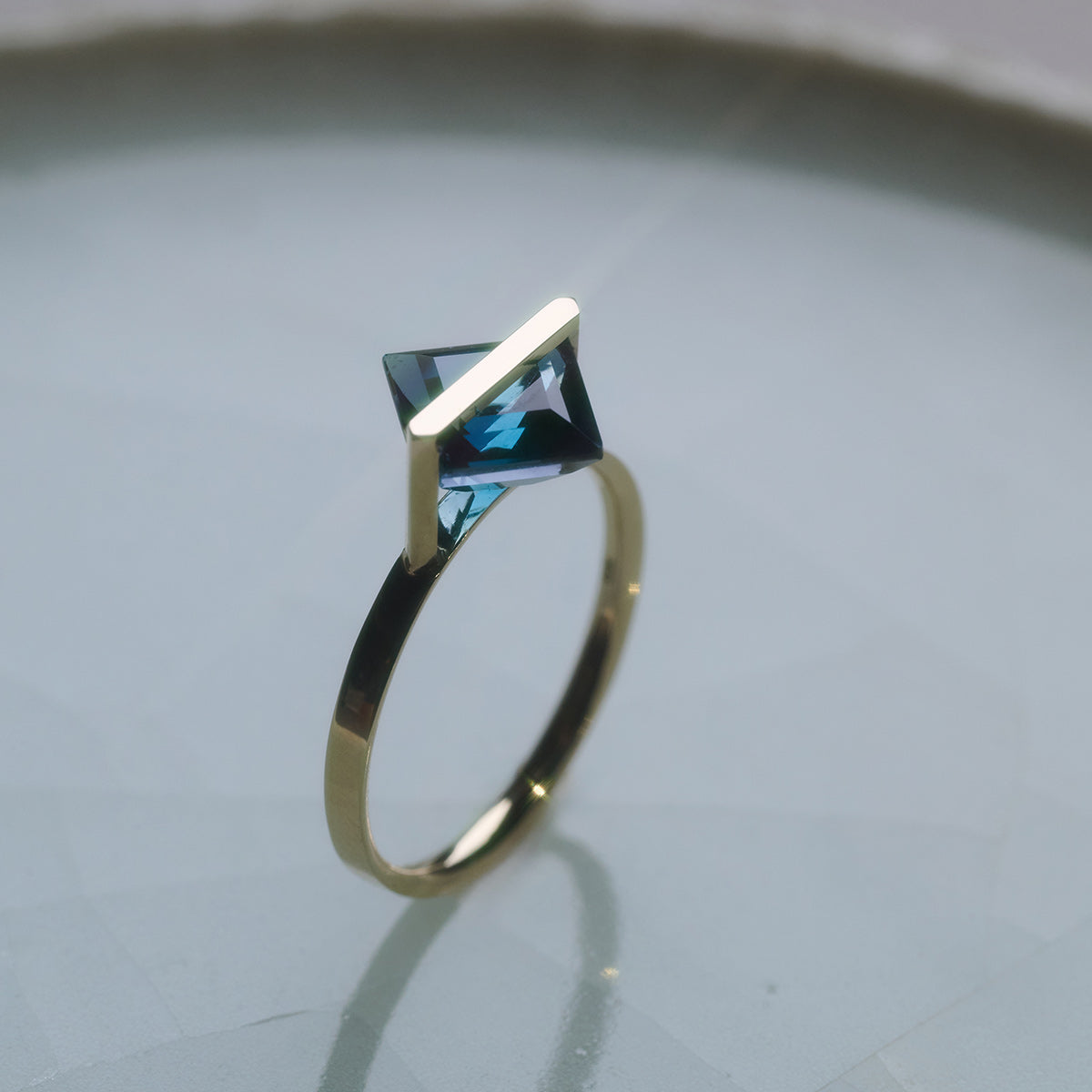 BAND RING BLUE TOPAZ#4018