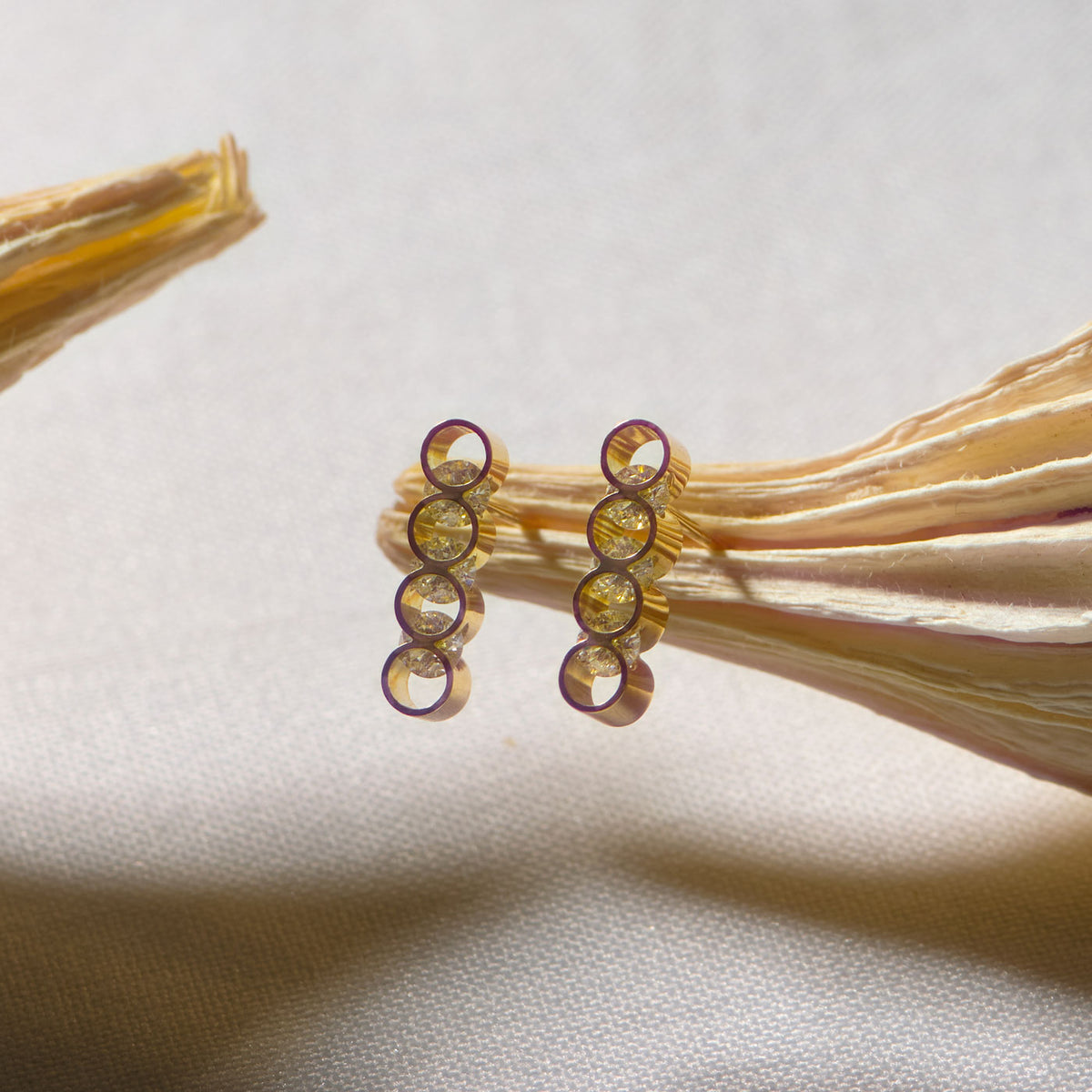 CON EARRING SMALL3
