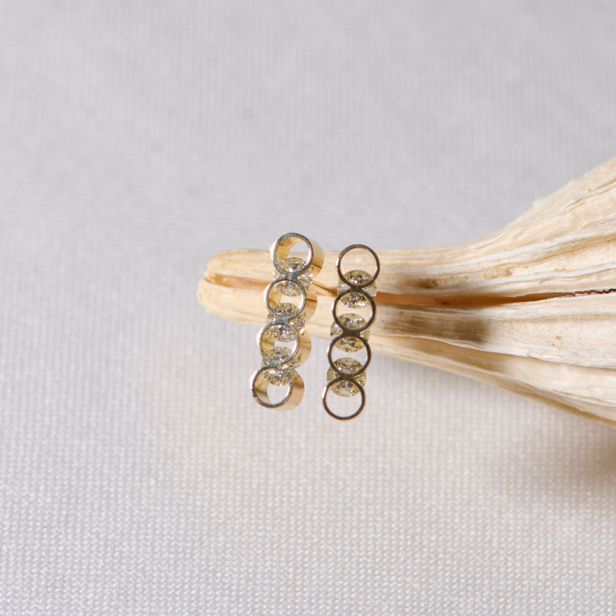 CON EARRING SMALL3