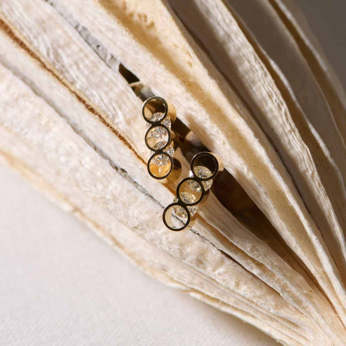 CON EARRING SMALL2