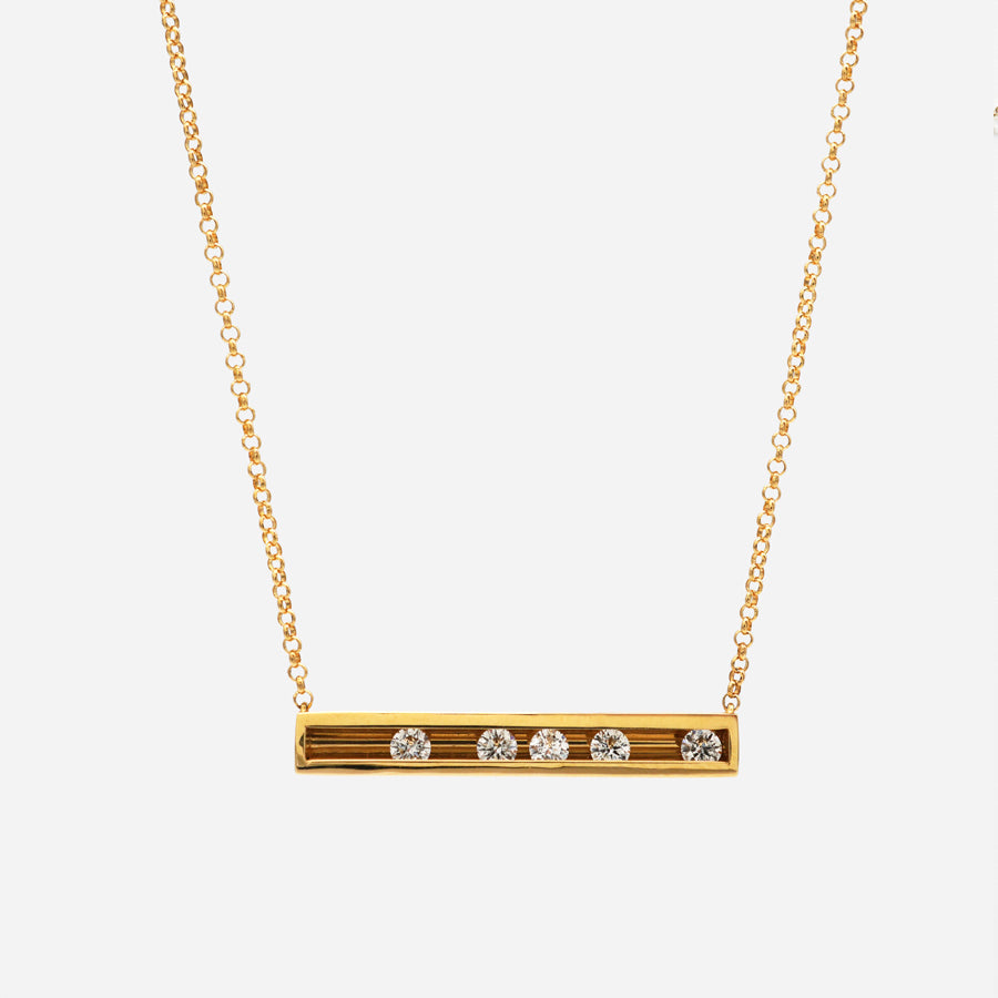 MOVING NECKLACE