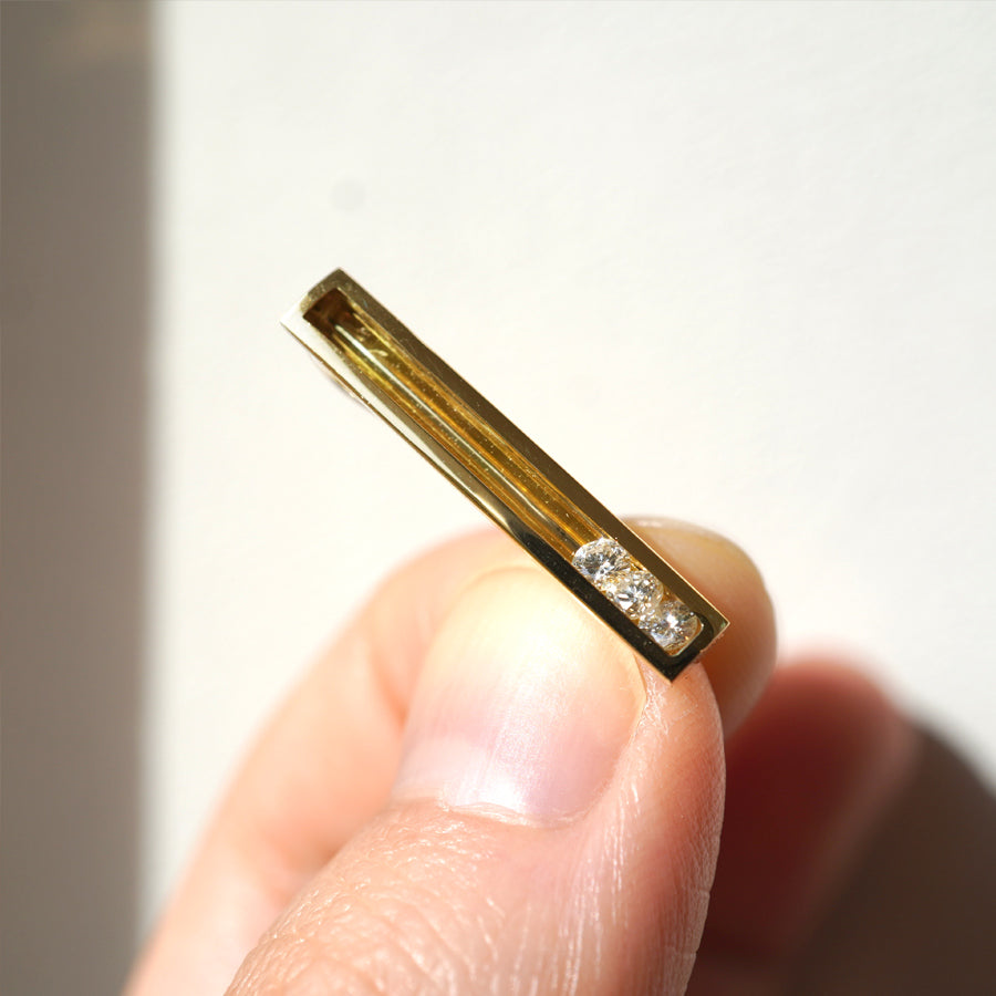 MOVING EARRING L