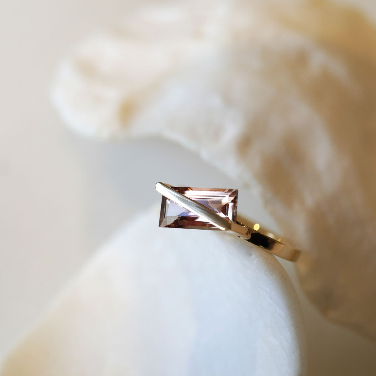 BAND RING OREGON SUNSTONE #4244