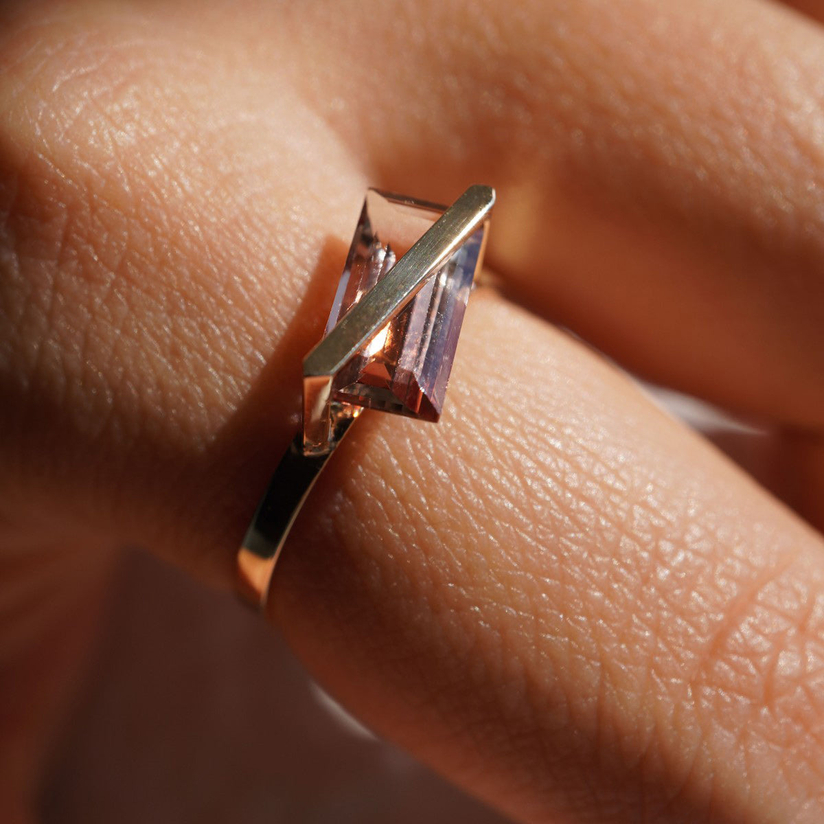 BAND RING OREGON SUNSTONE #4244