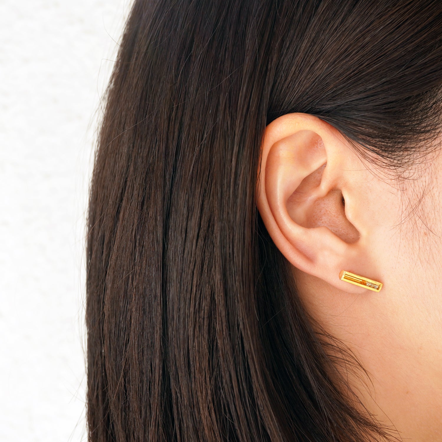 MOVING EARRING M