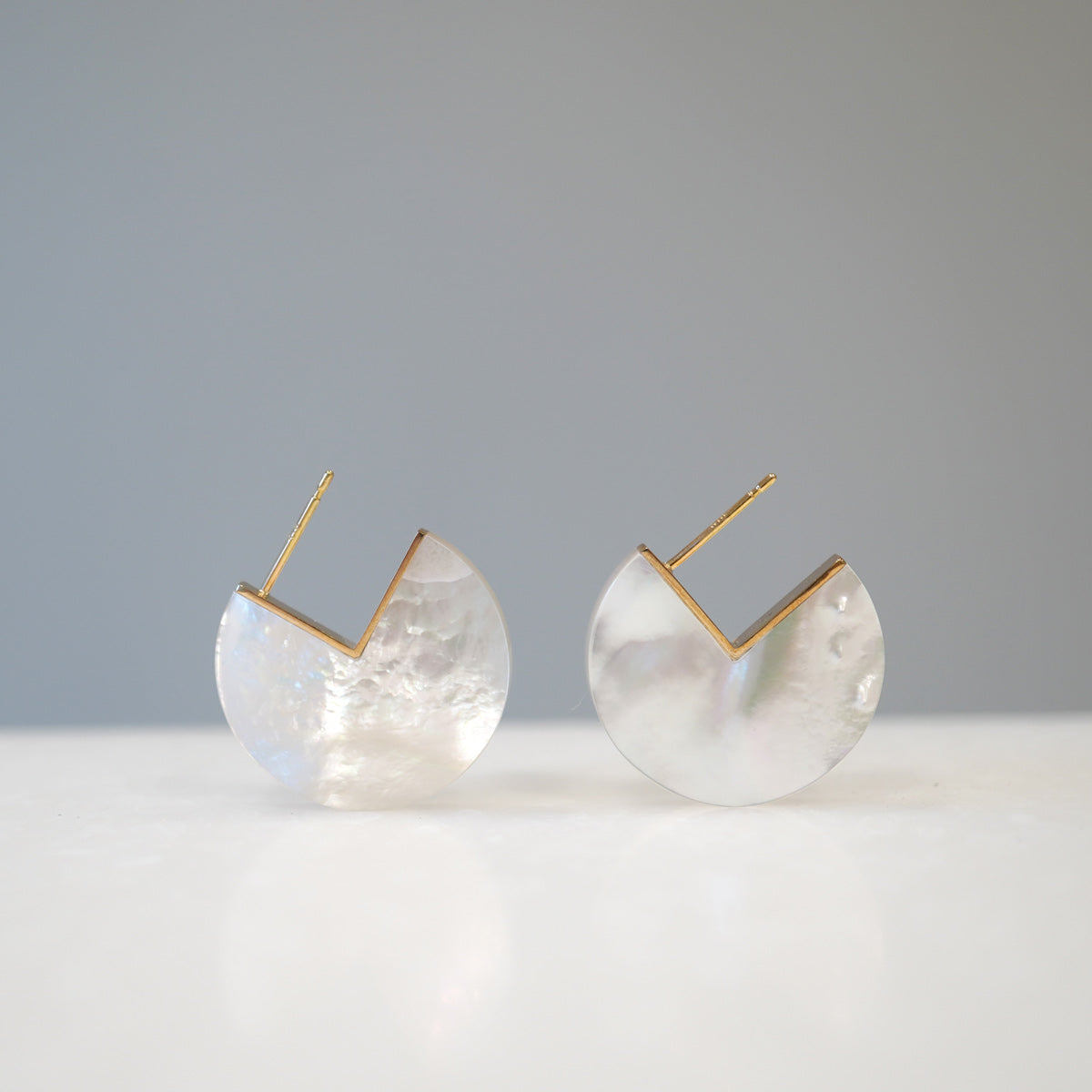 SLICE MINI EARRING SINGLE Shell #3416/#3415