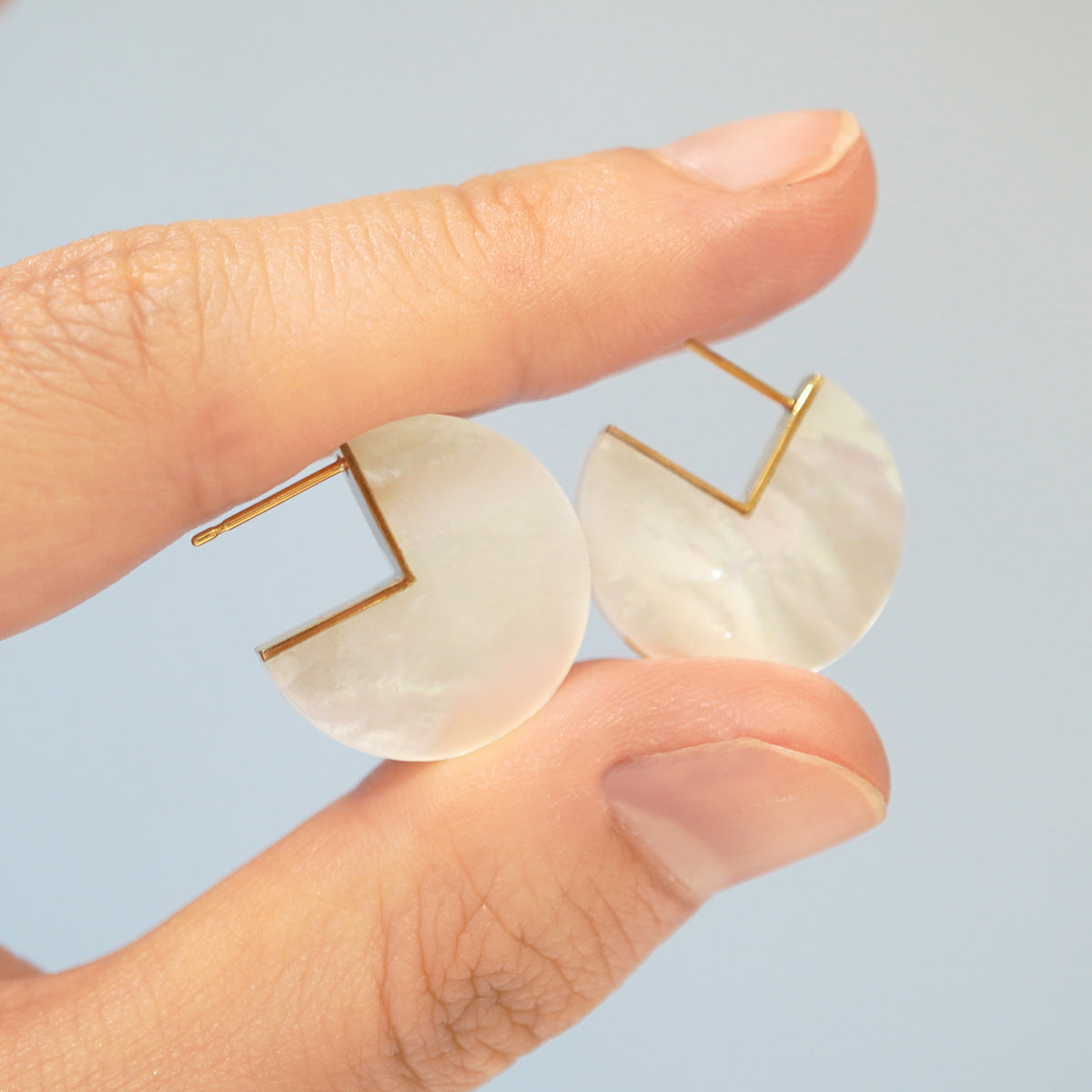 SLICE MINI EARRING SINGLE Shell #3416/#3415