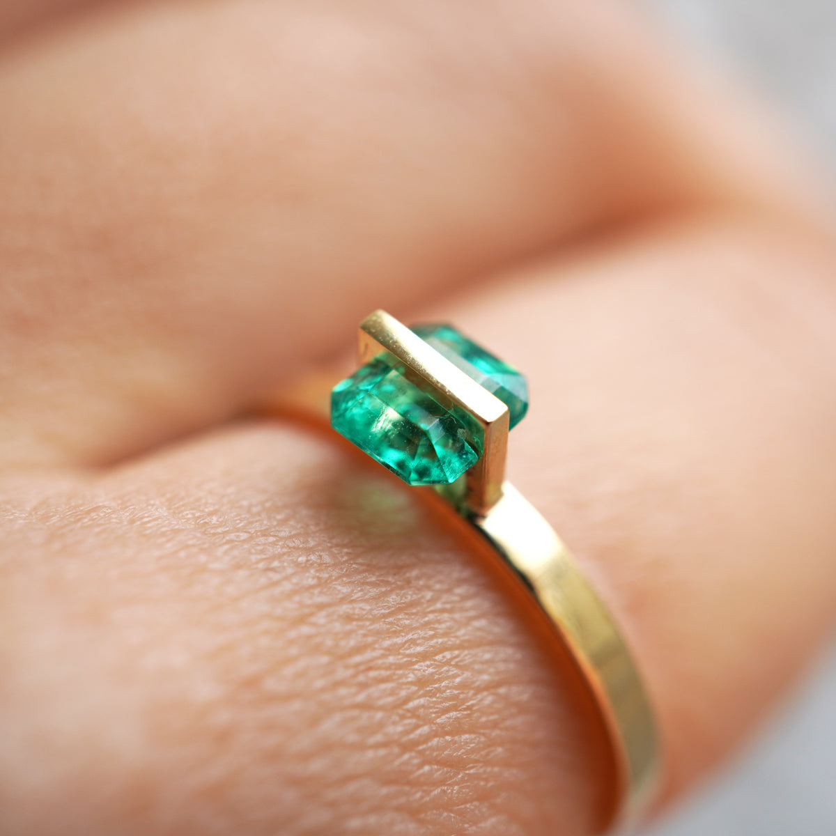 BAND RING EMERALD#4310