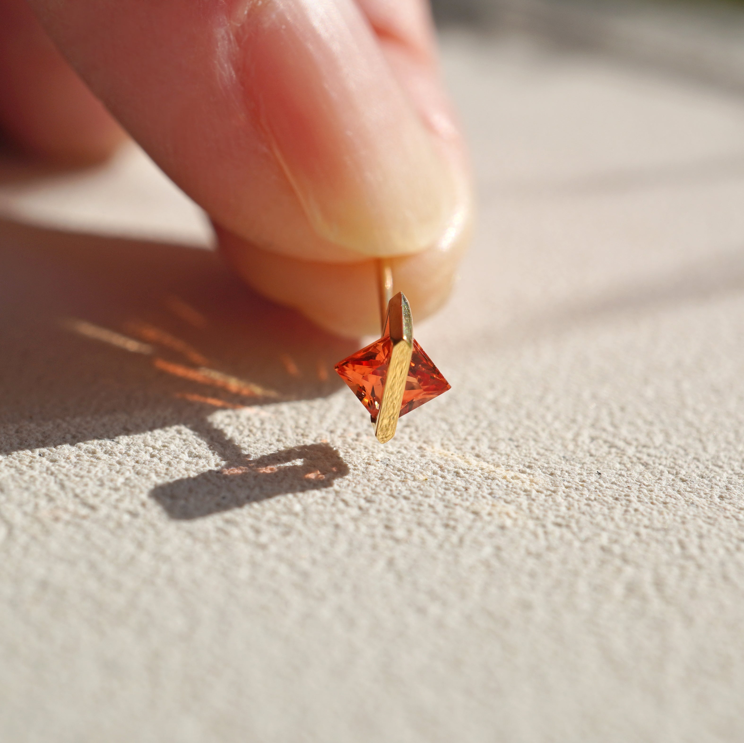 BAND SINGLE EARRING SAPPHIRE #3287