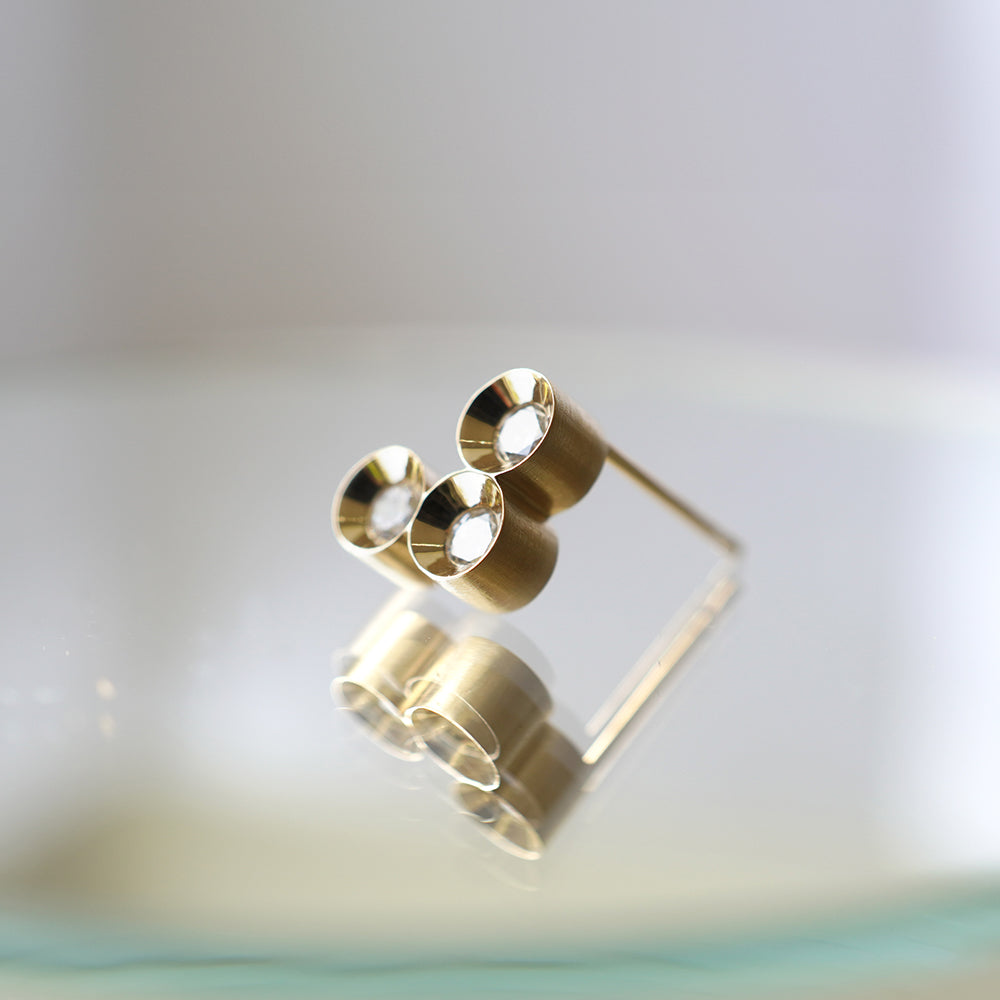 SPOT EARRING (3 diamonds)