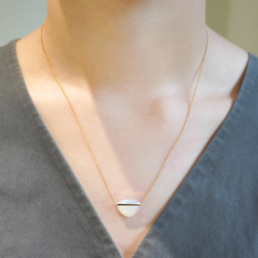 BAND NECKLACE MOTHER OF PEARL #3864