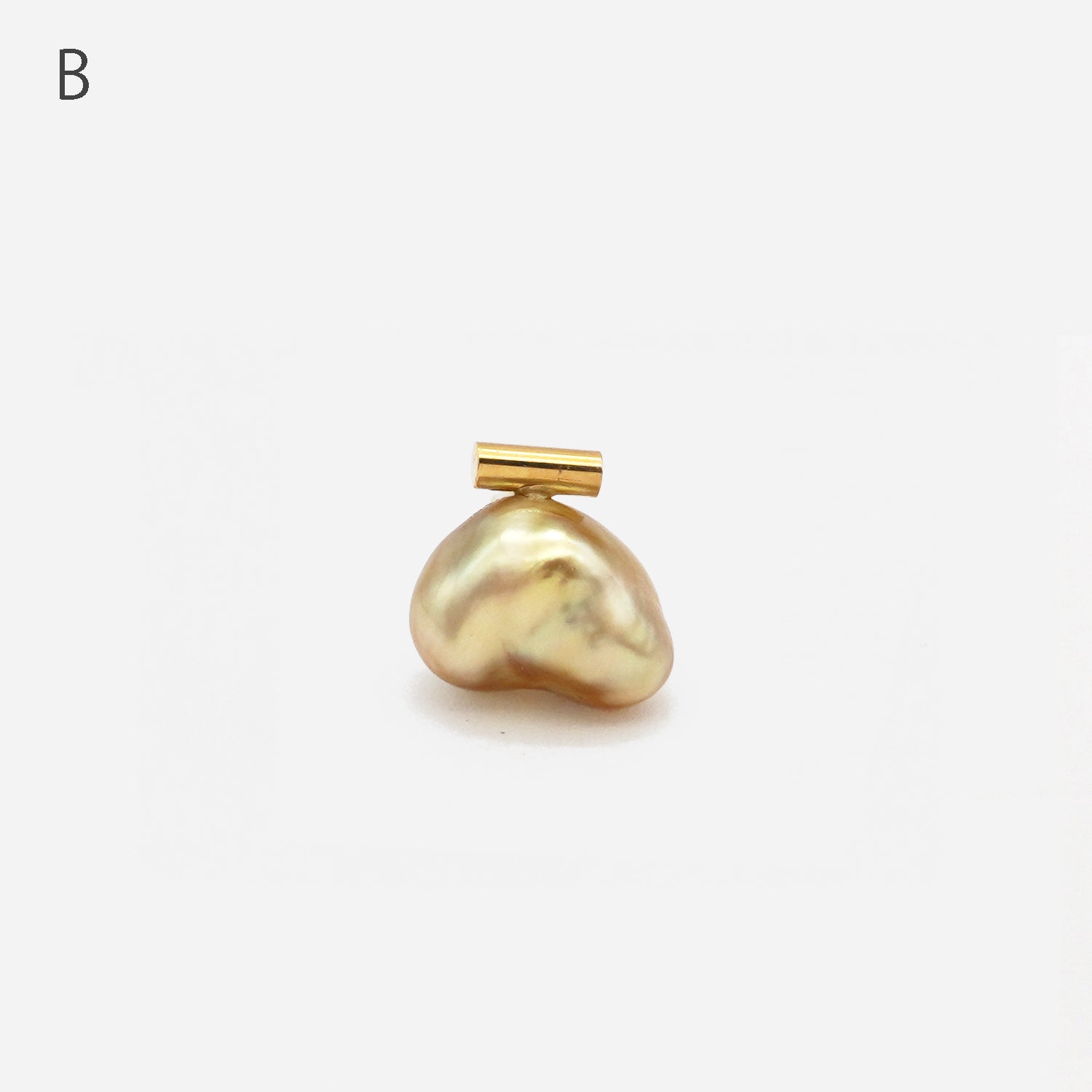 BAROQUE PEARL EARRING M