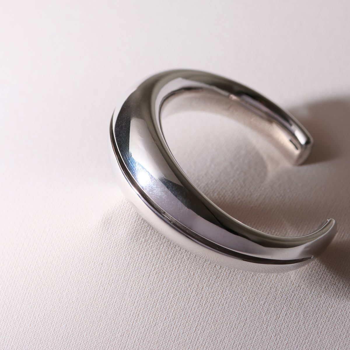 HOLLOW BANGLE SV/S