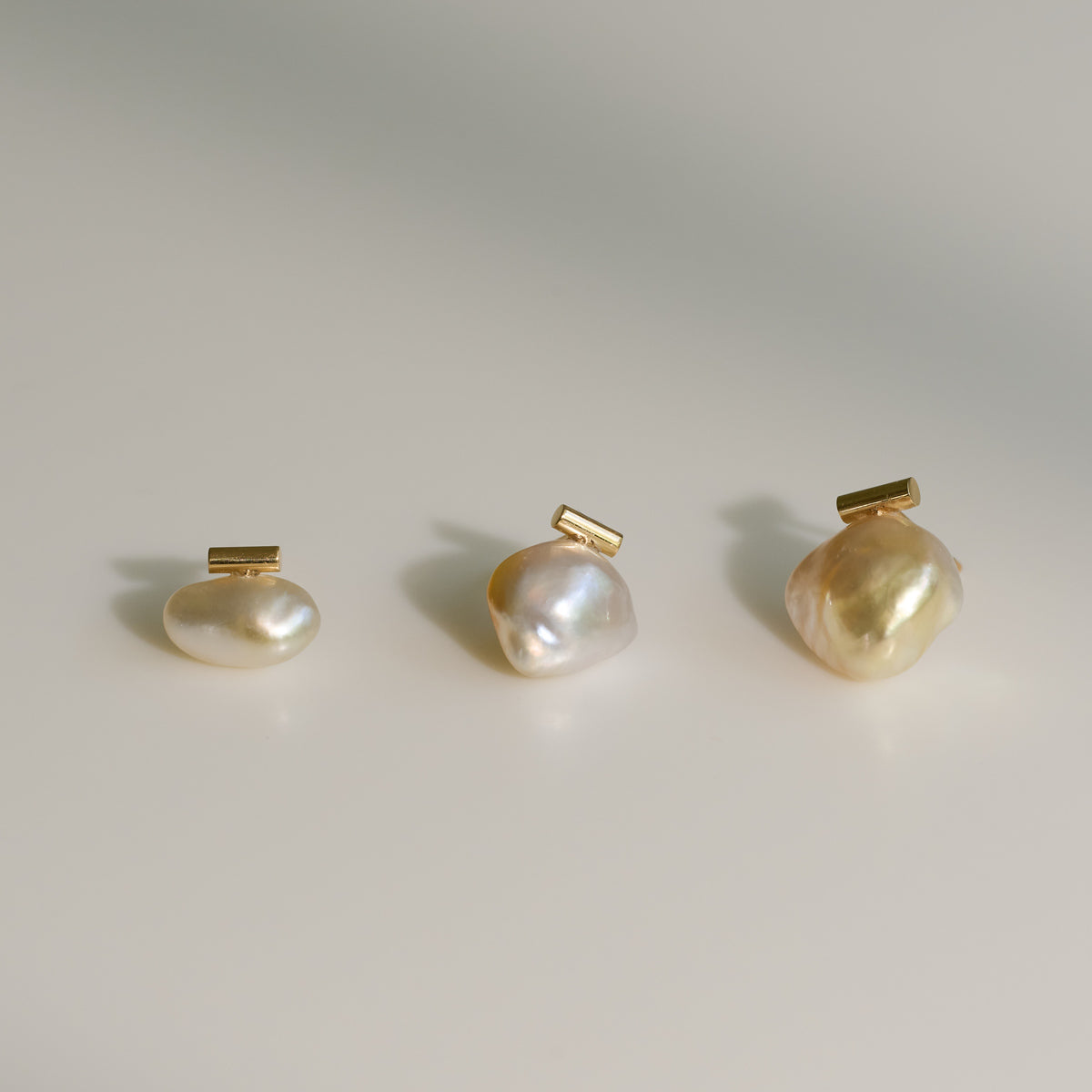 BAROQUE PEARL EARRING M