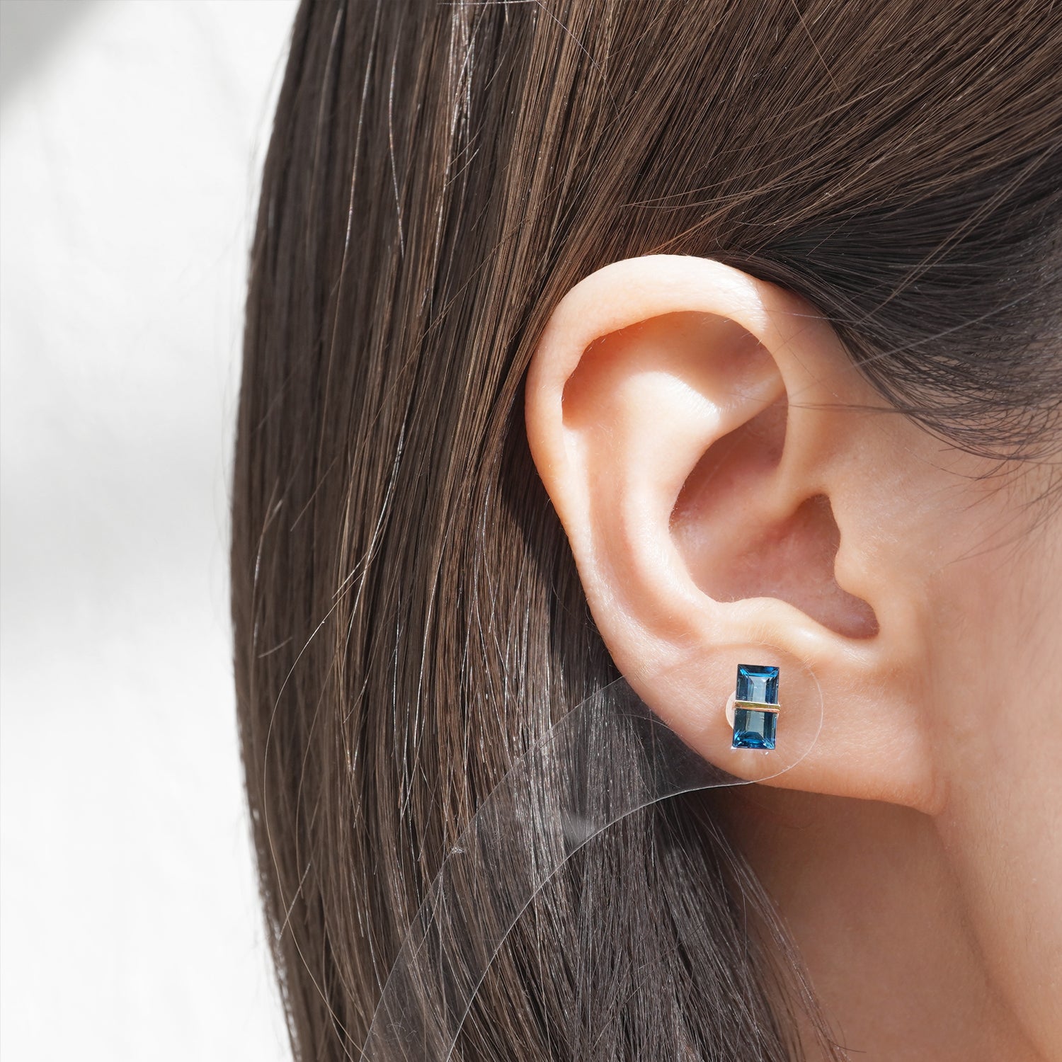 BAND SINGLE EARRING BLUE TOPAZ #3282