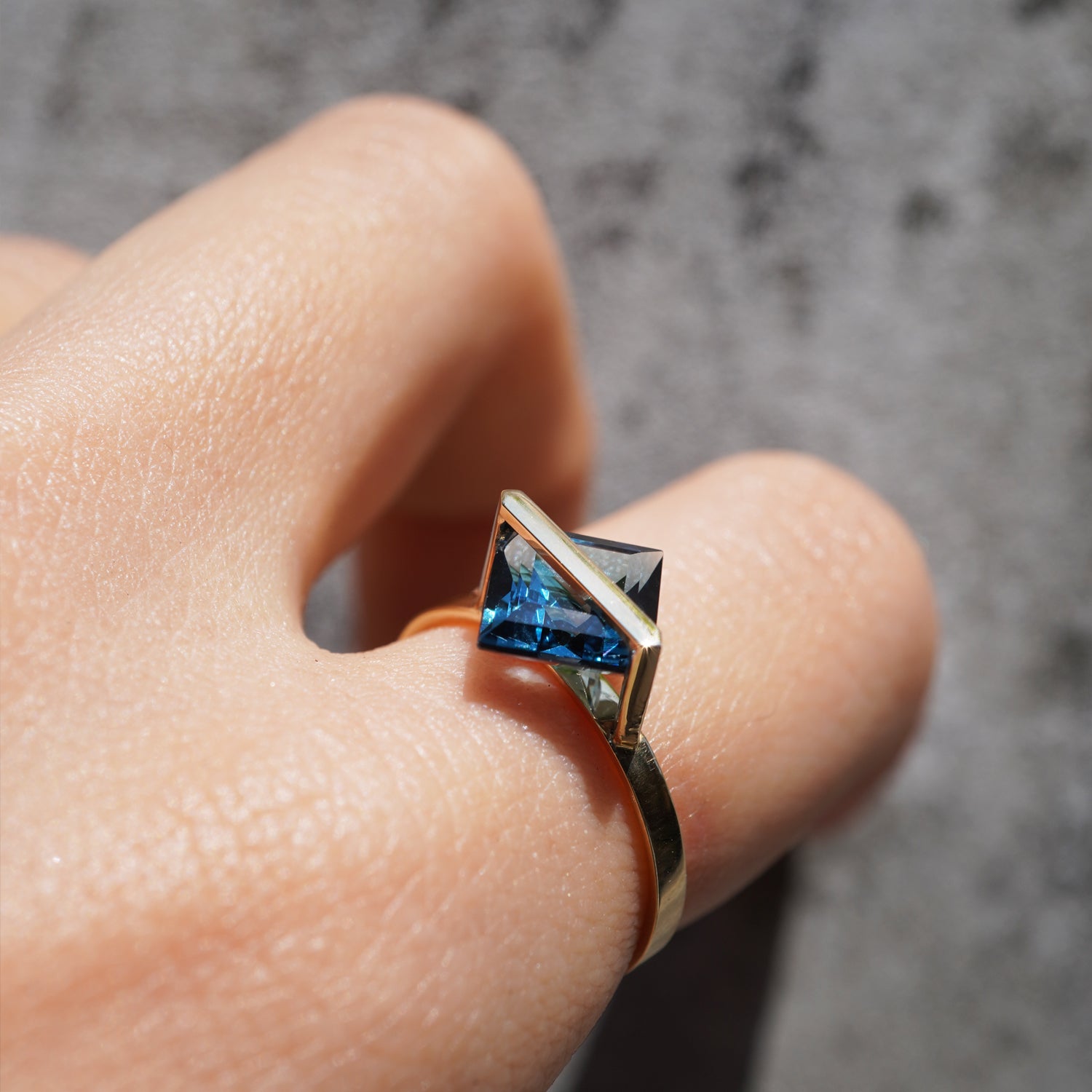 BAND RING BLUE TOPAZ#4125