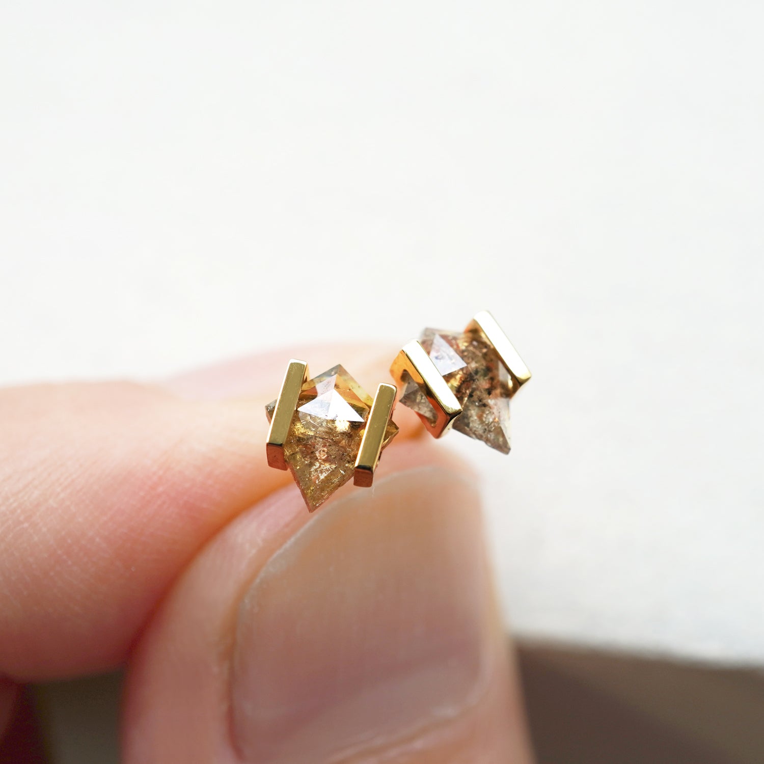 NATURAL DIAMOND EARRING #3102