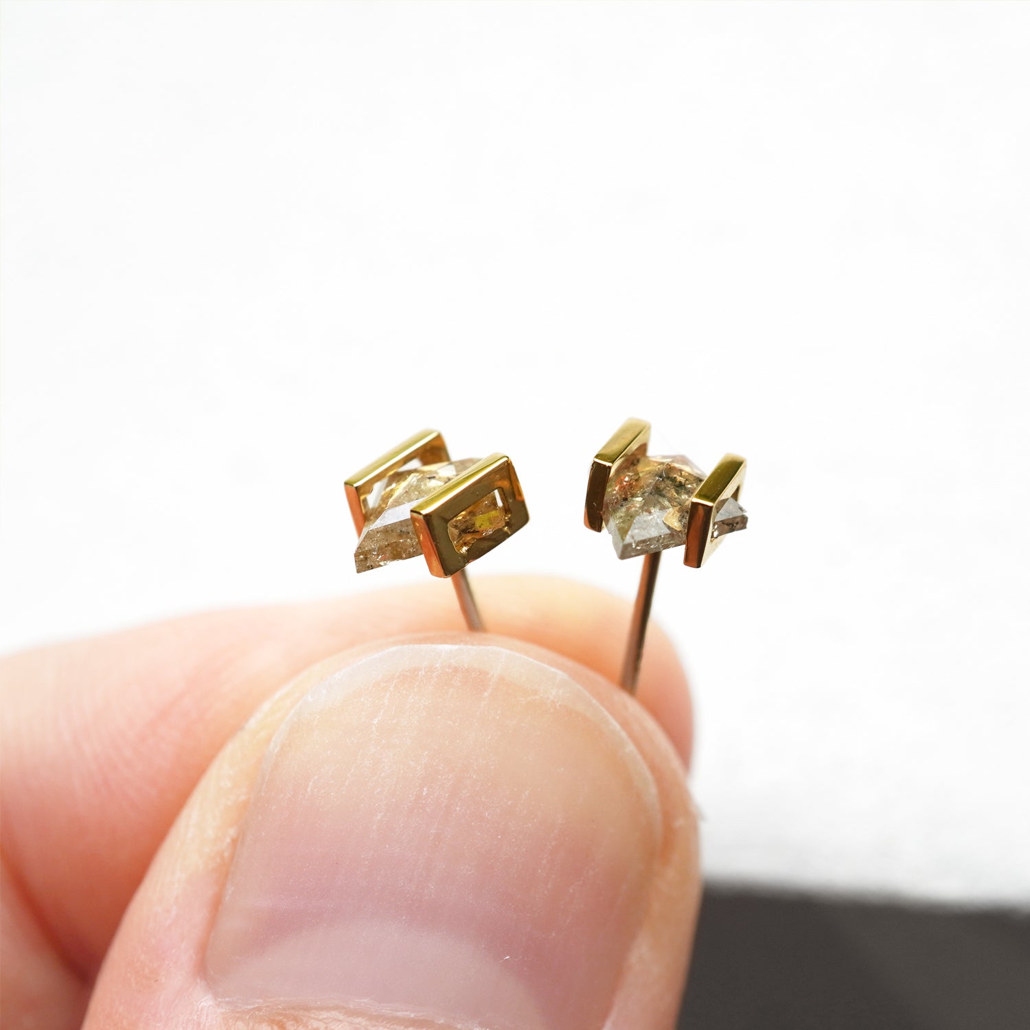 NATURAL DIAMOND EARRING #3102