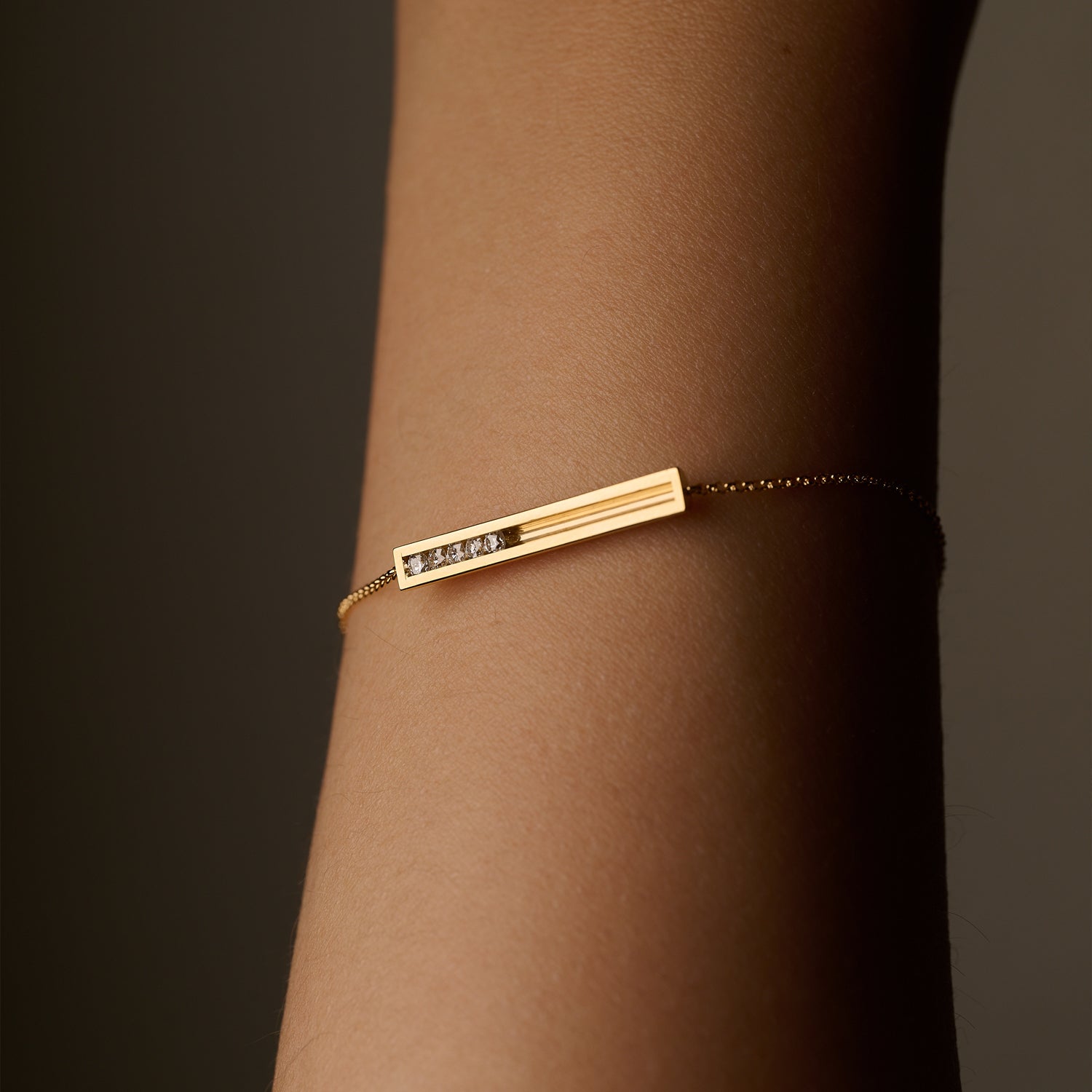 MOVING BRACELET