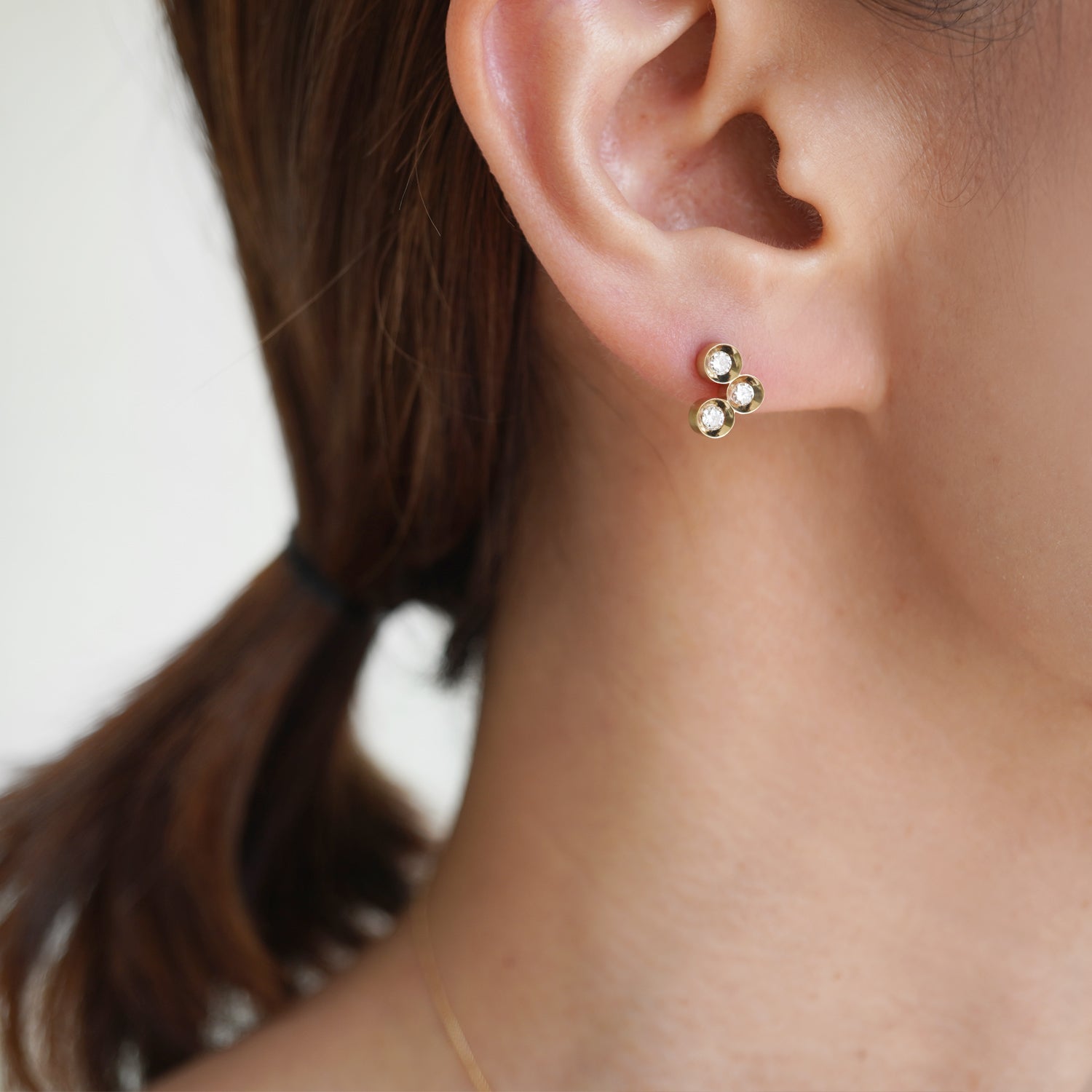 SPOT EARRING (3 diamonds)