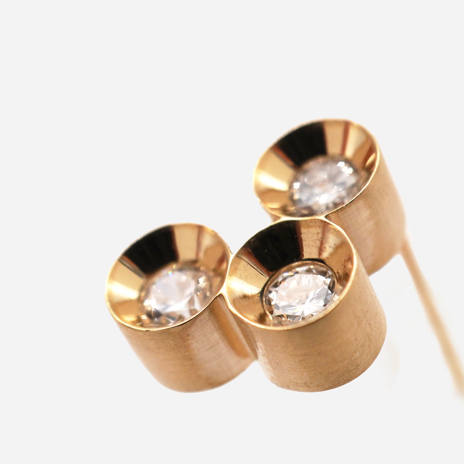 SPOT EARRING (3 diamonds)
