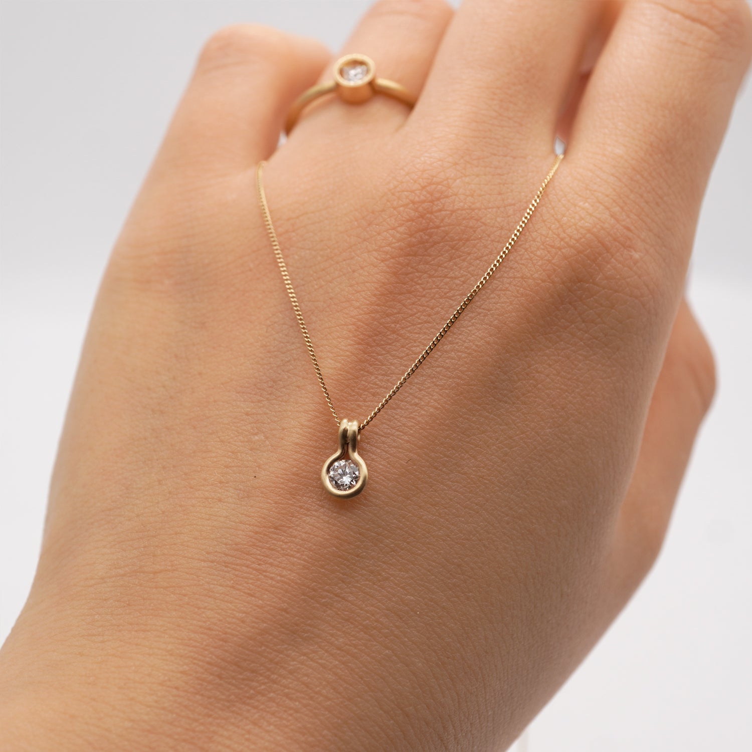 ROUND DIAMOND NECKLACE 4mm #3772