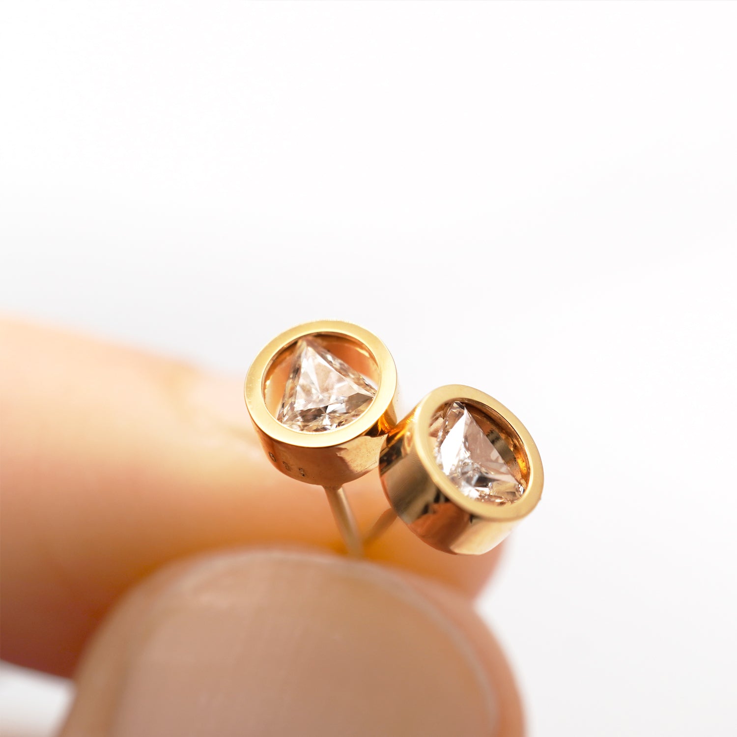 POSITION EARRING 0.22ct #3208