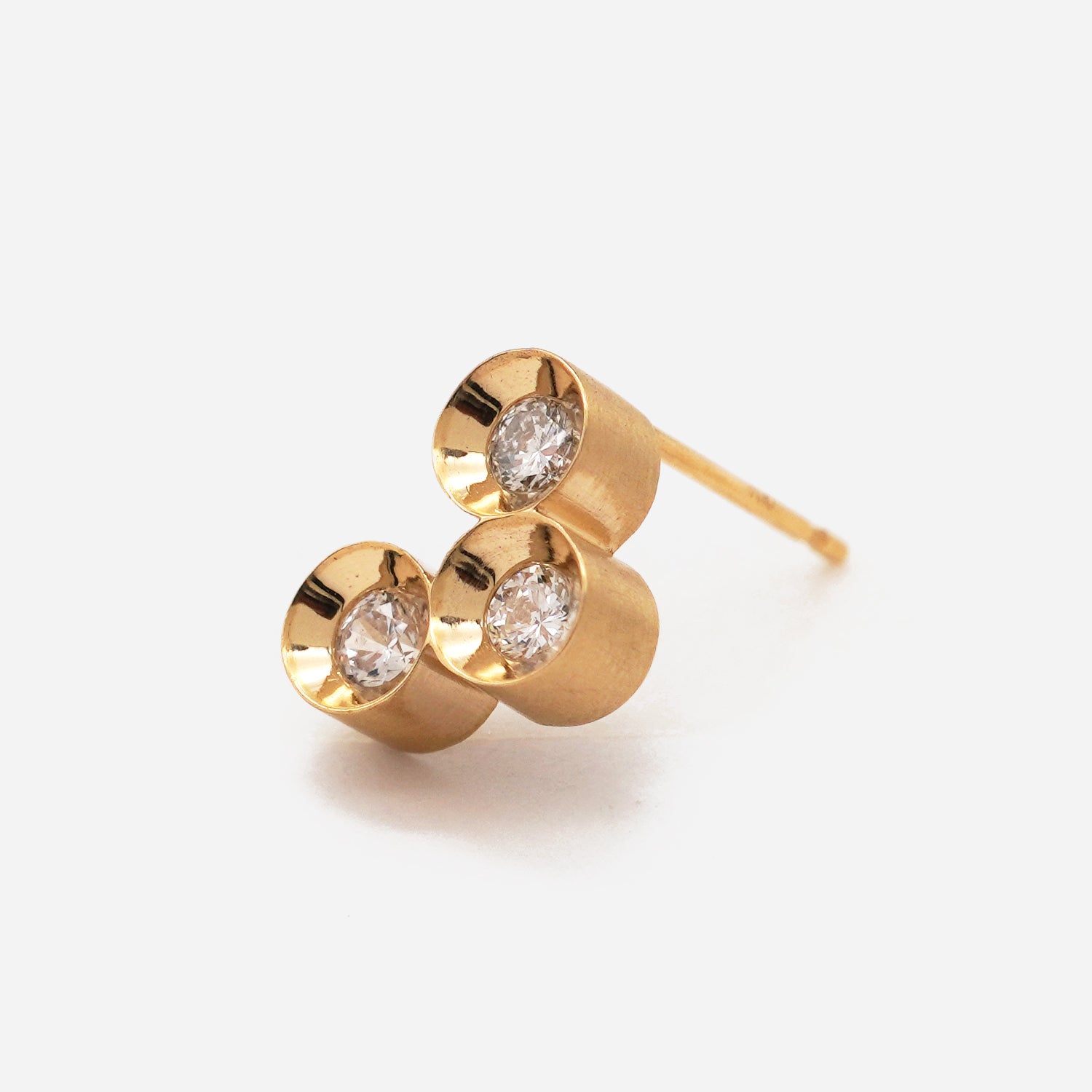 SPOT EARRING (3 diamonds)