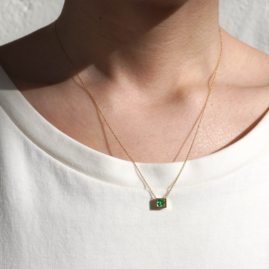 POSITION NECKLACE EMERALD #3697