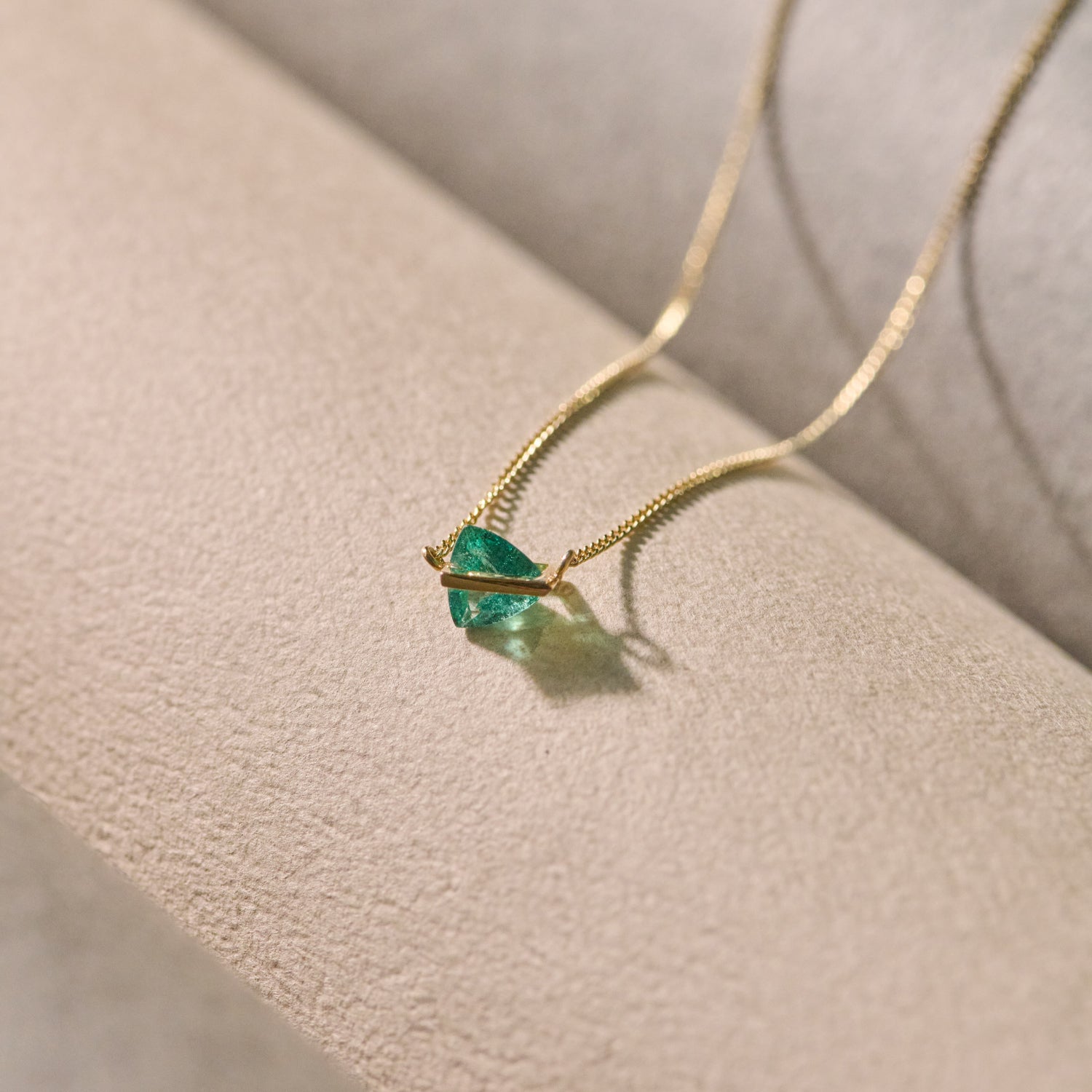 BAND NECKLACE EMERALD #3958