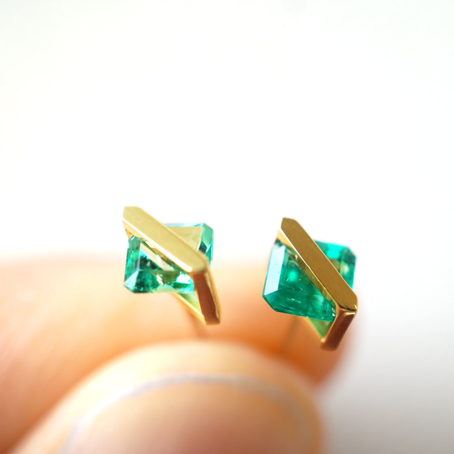 BAND EARRINGS EMERALD #3030