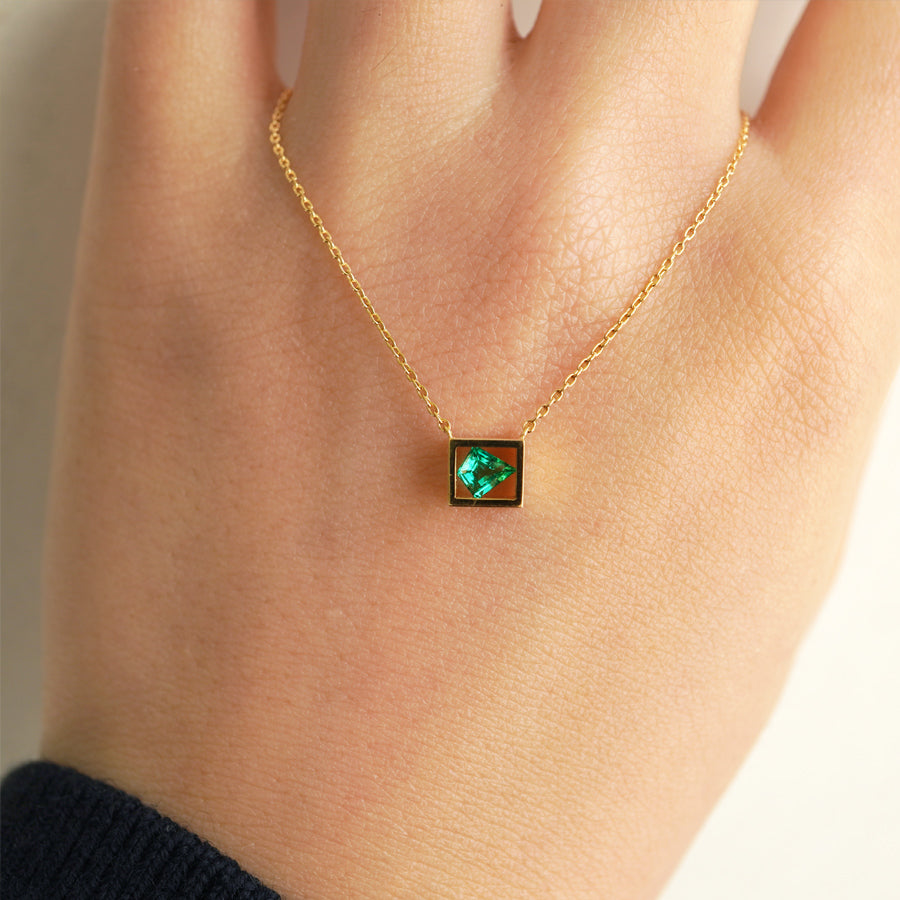 POSITION NECKLACE EMERALD #3697