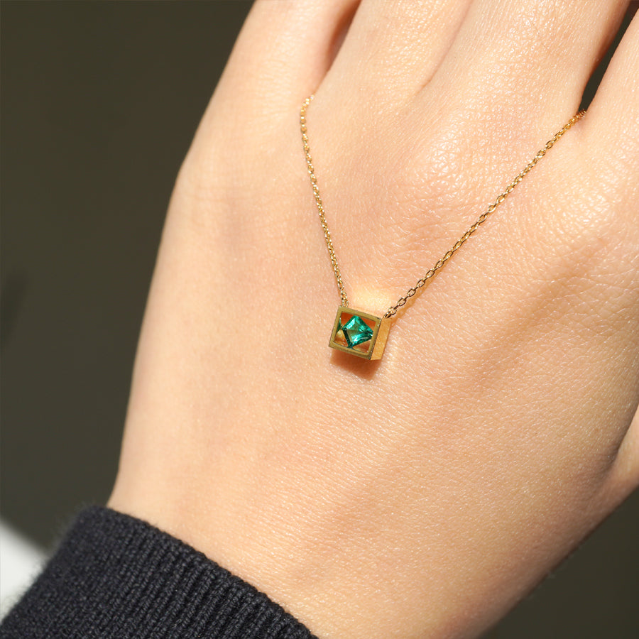POSITION NECKLACE EMERALD #3697
