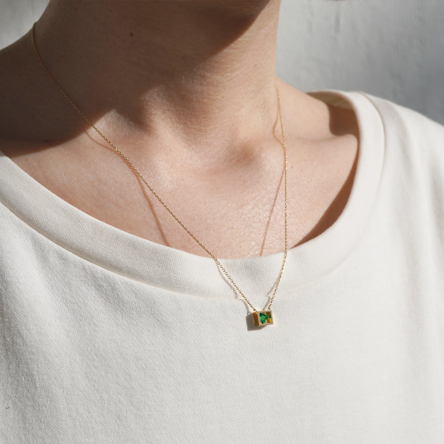 POSITION NECKLACE EMERALD #3697