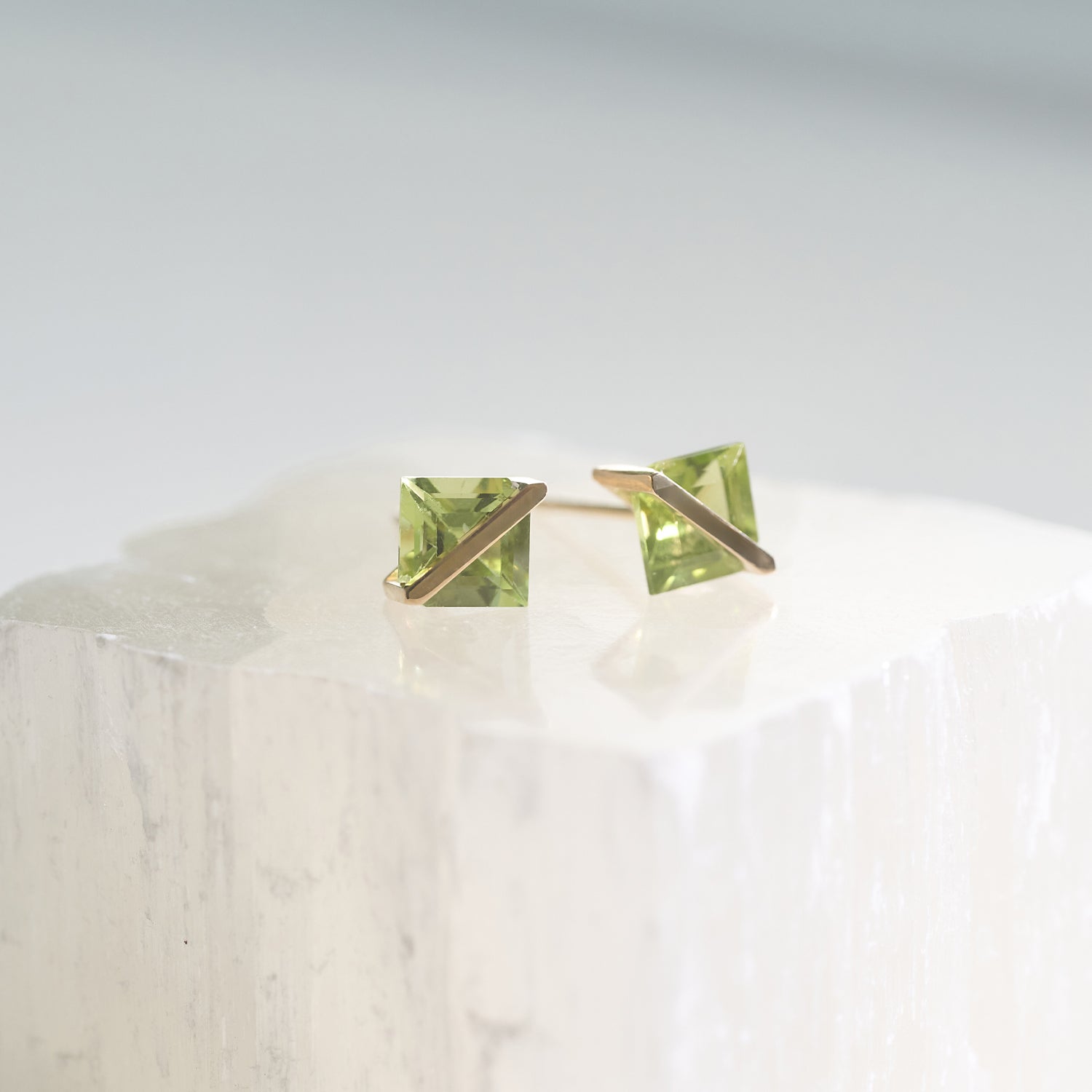BAND EARRINGS PERIDOT #3938