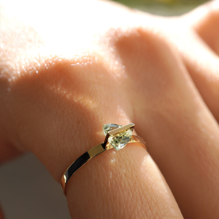 BAND RING MINT GARNET#3746