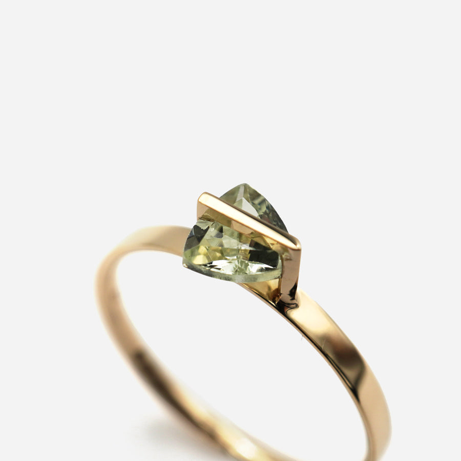 BAND RING MINT GARNET#3746