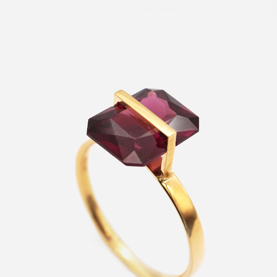 BAND RING GARNET #3248