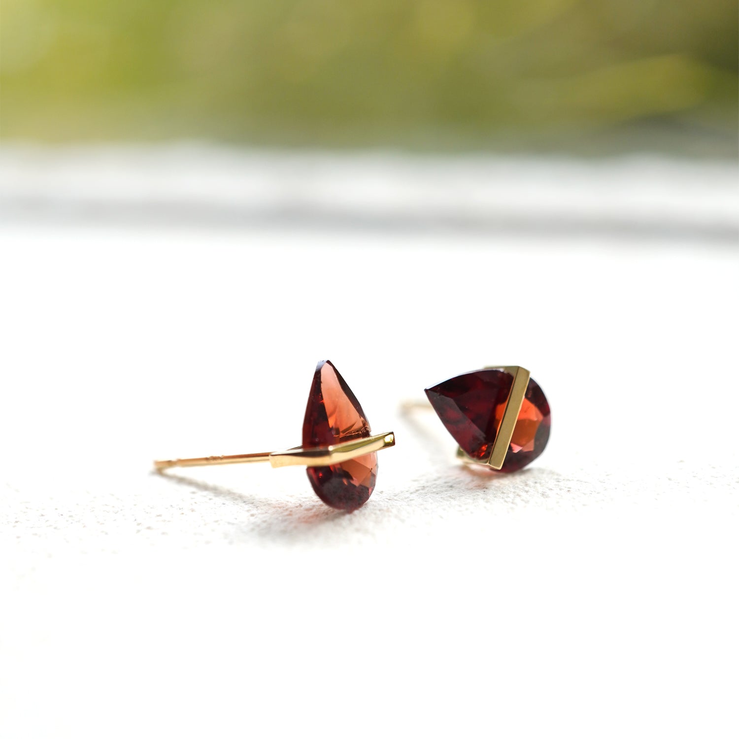 BAND EARRINGS GARNET #3316