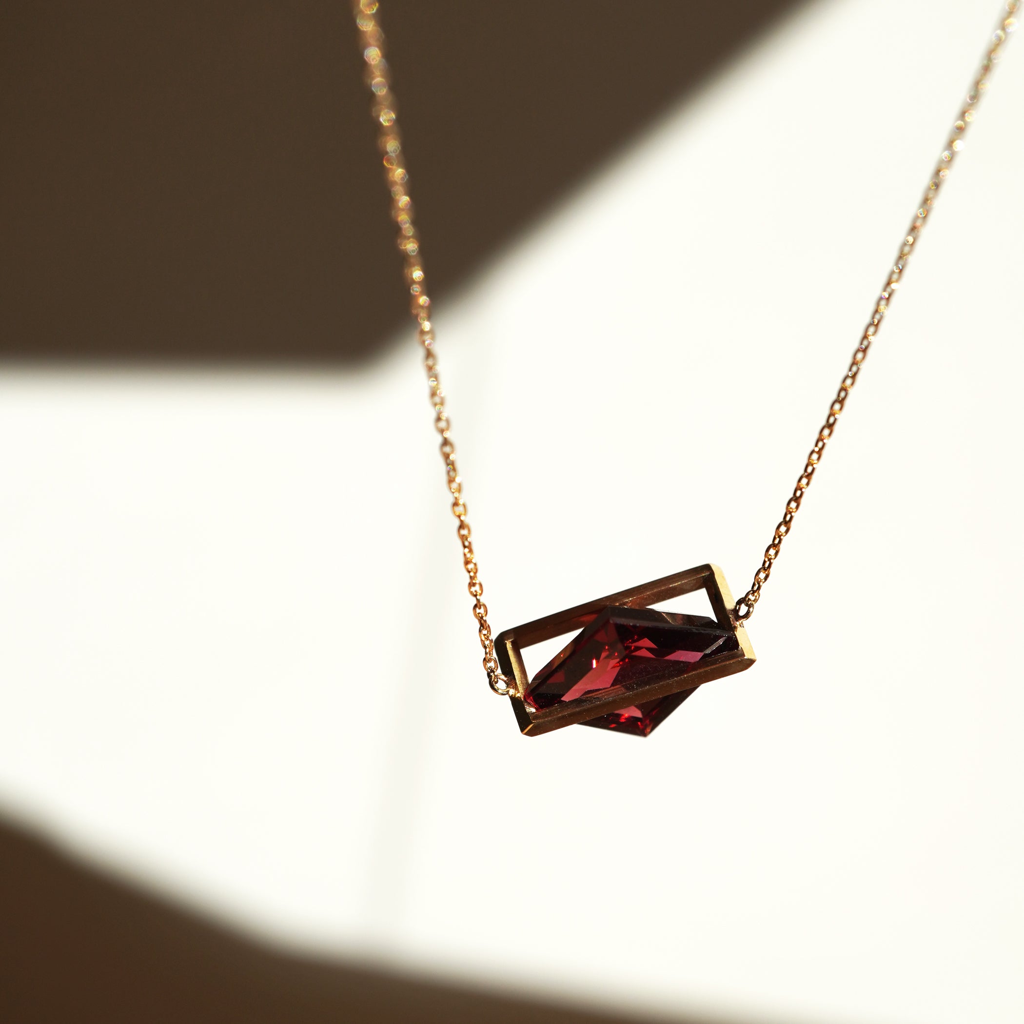 BAND NECKLACE RHODOLITE GARNET #3212