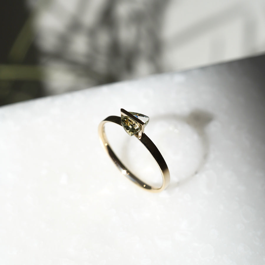 BAND RING MINT GARNET#3746