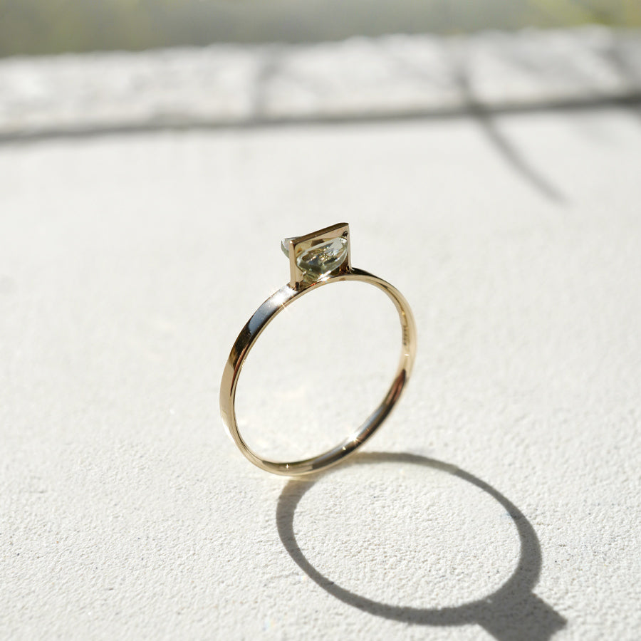 BAND RING MINT GARNET#3746