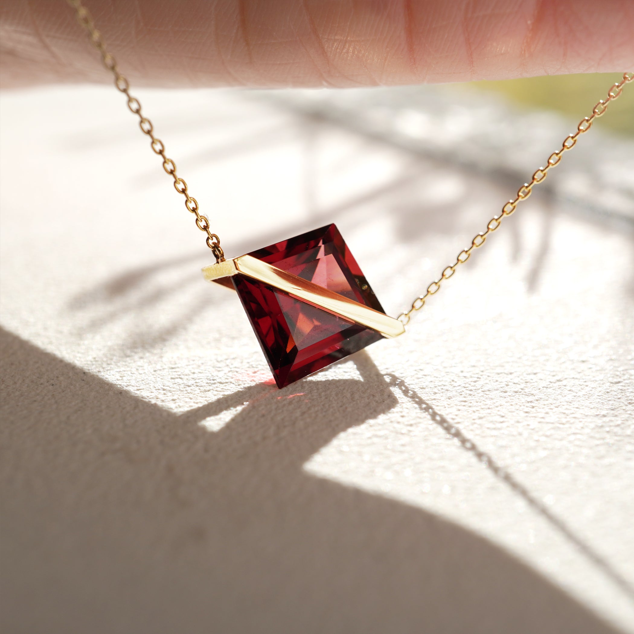 BAND NECKLACE RHODOLITE GARNET #3212