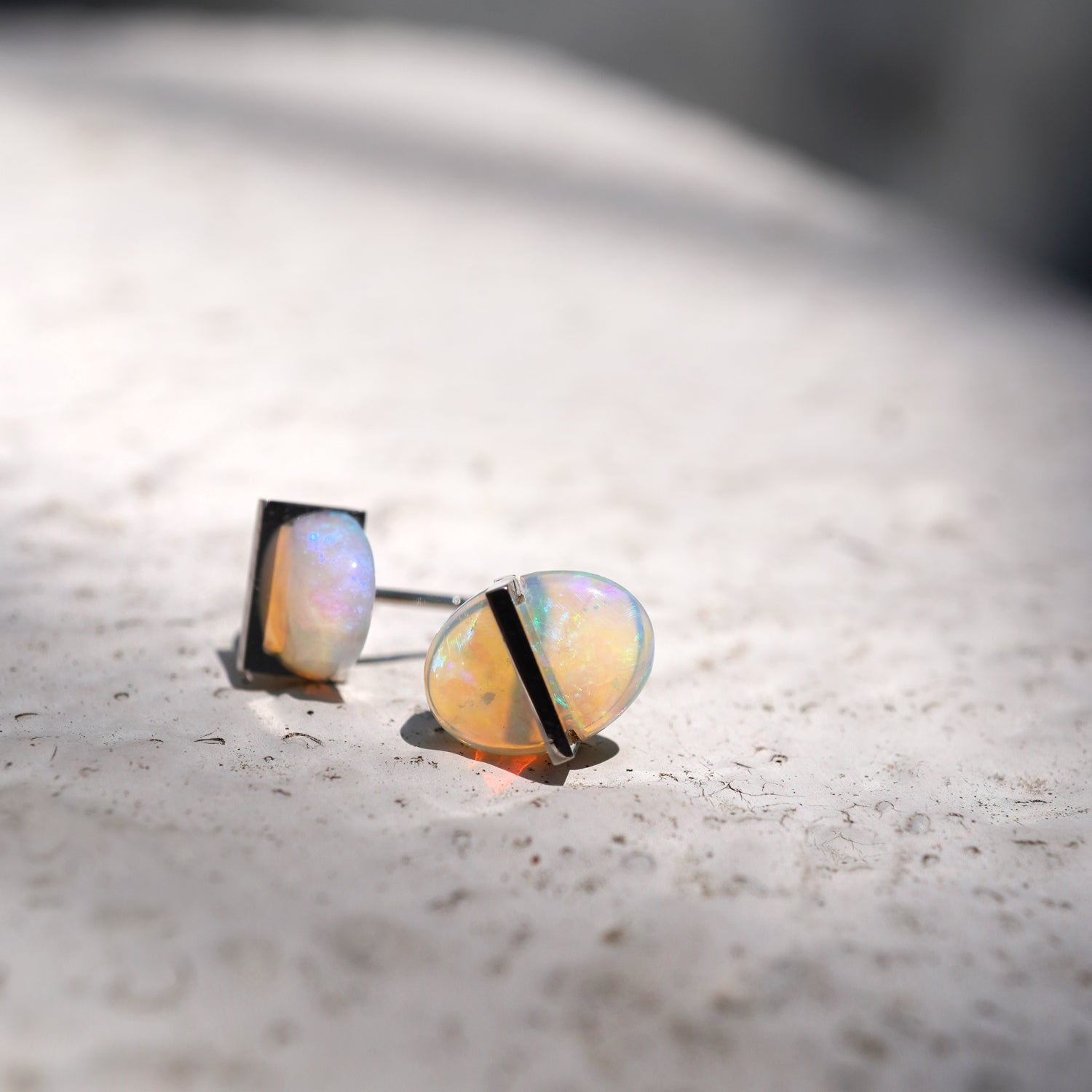 BAND EARRING OPAL #4218