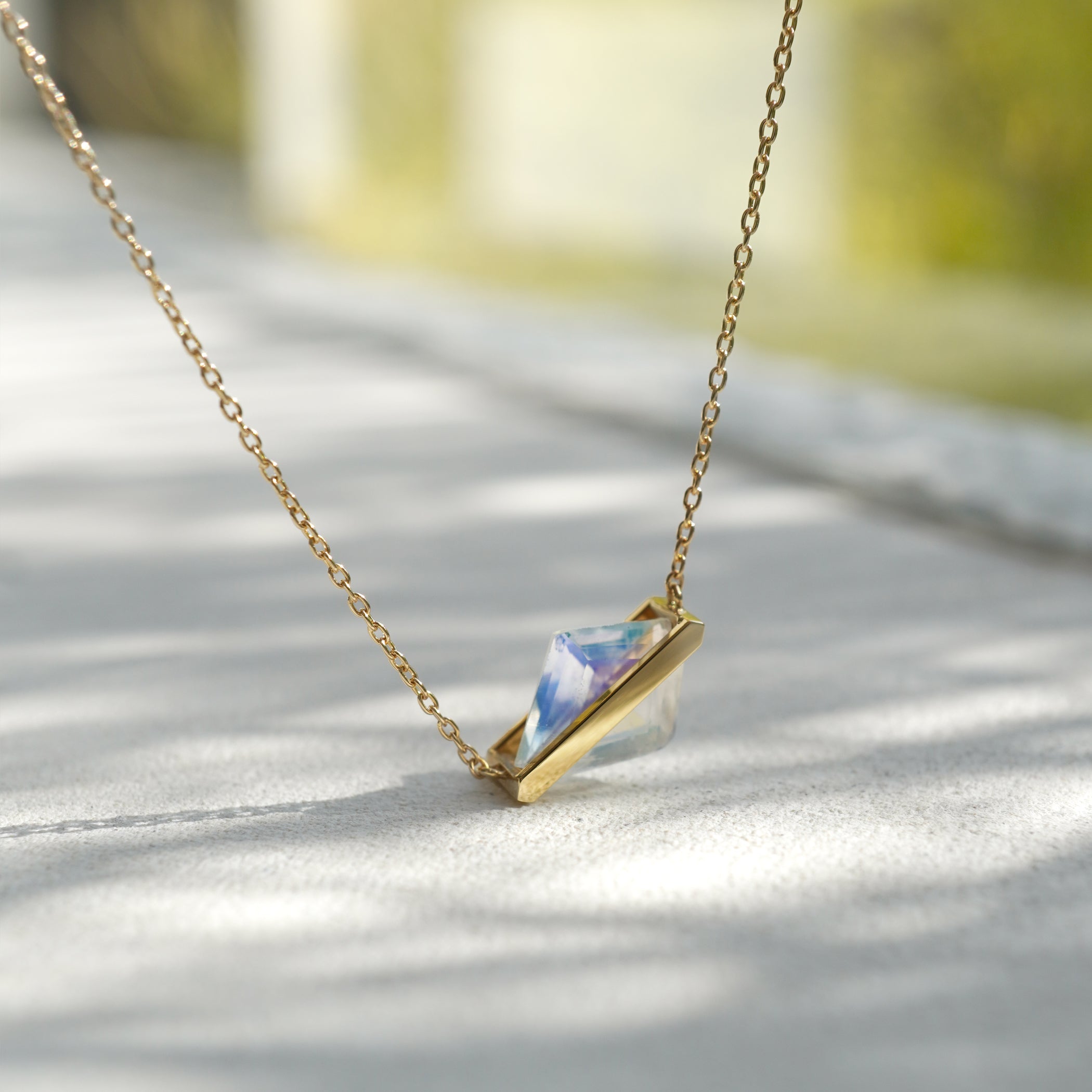 BAND NECKLACE MOONSTONE#3570