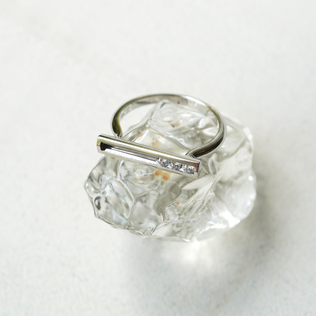 MOVING PLATINUM RING S